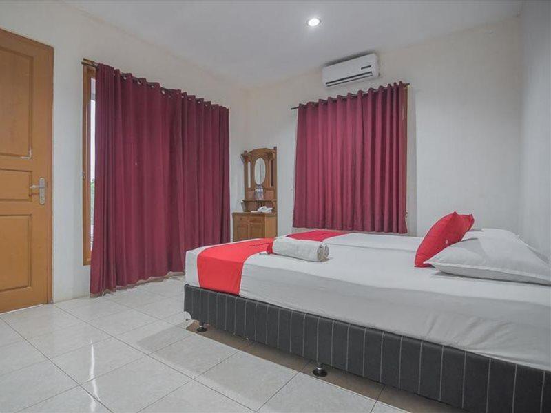 Reddoorz Plus At Hotel Negeri Baru Lodaya Puncak Bogor Eksteriør billede