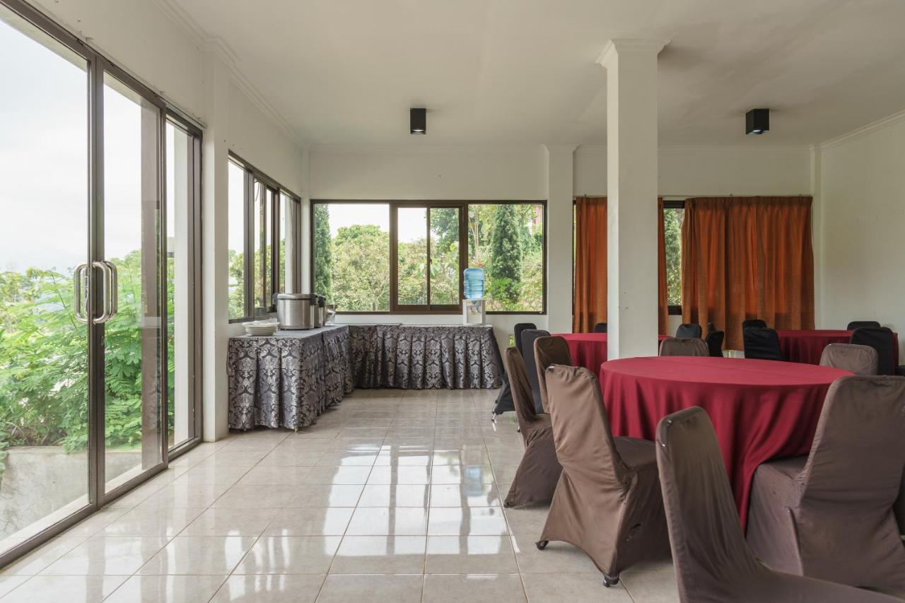 Reddoorz Plus At Hotel Negeri Baru Lodaya Puncak Bogor Eksteriør billede