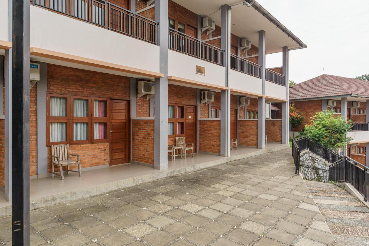 Reddoorz Plus At Hotel Negeri Baru Lodaya Puncak Bogor Eksteriør billede