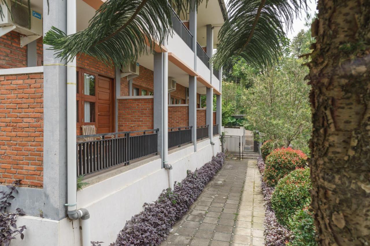 Reddoorz Plus At Hotel Negeri Baru Lodaya Puncak Bogor Eksteriør billede